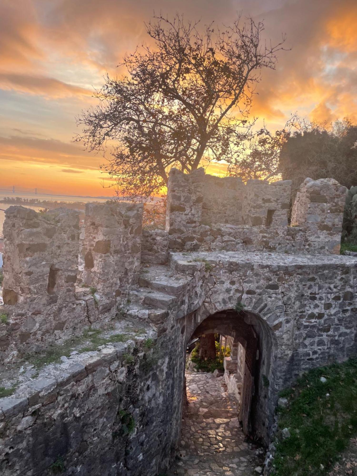 Sideroporta Castle Nafpaktos Guest House Exterior photo